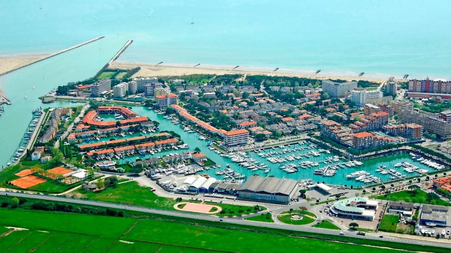 Renovated Flat With A Stunning Terrace Apartment Porto Santa Margherita di Caorle