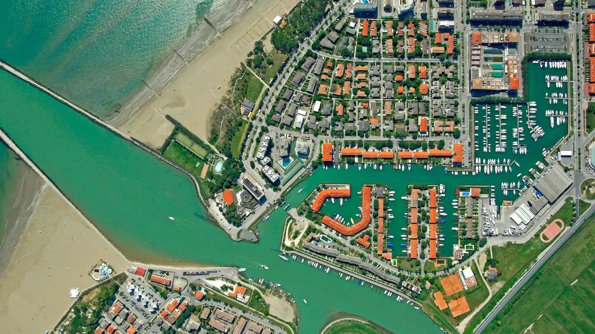 Renovated Flat With A Stunning Terrace Apartment Porto Santa Margherita di Caorle